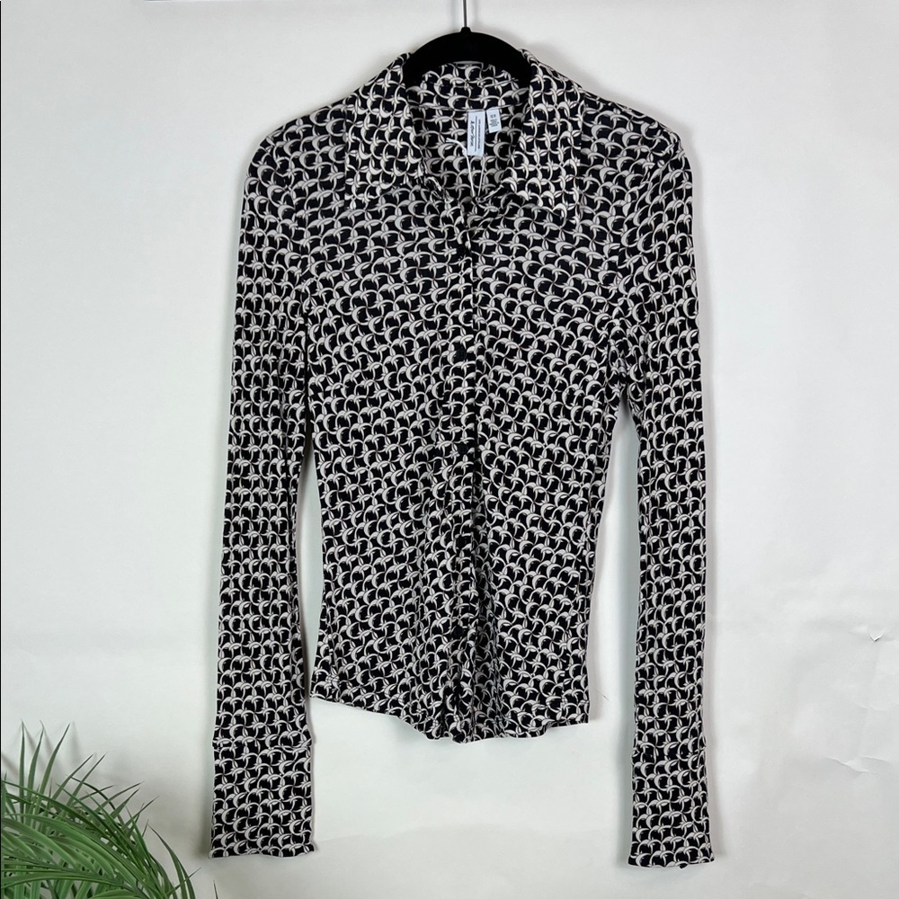 NWT & Other Stories Button Up Blouse Collared Stretch Knit Open Cuff Black